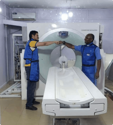 Instalación del primer tomógrafo 64 Siemens – Enugu Nigeria